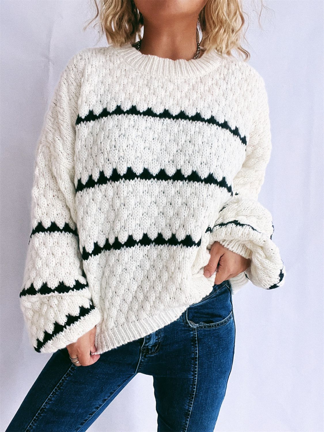Contrast Stripes Round Neck Long Sleeve Sweater - White / S