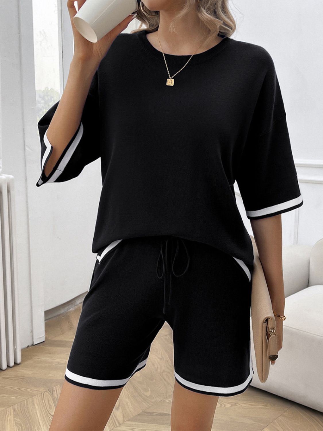 Contrast Trim Round Neck Top and Shorts Set - Black / S