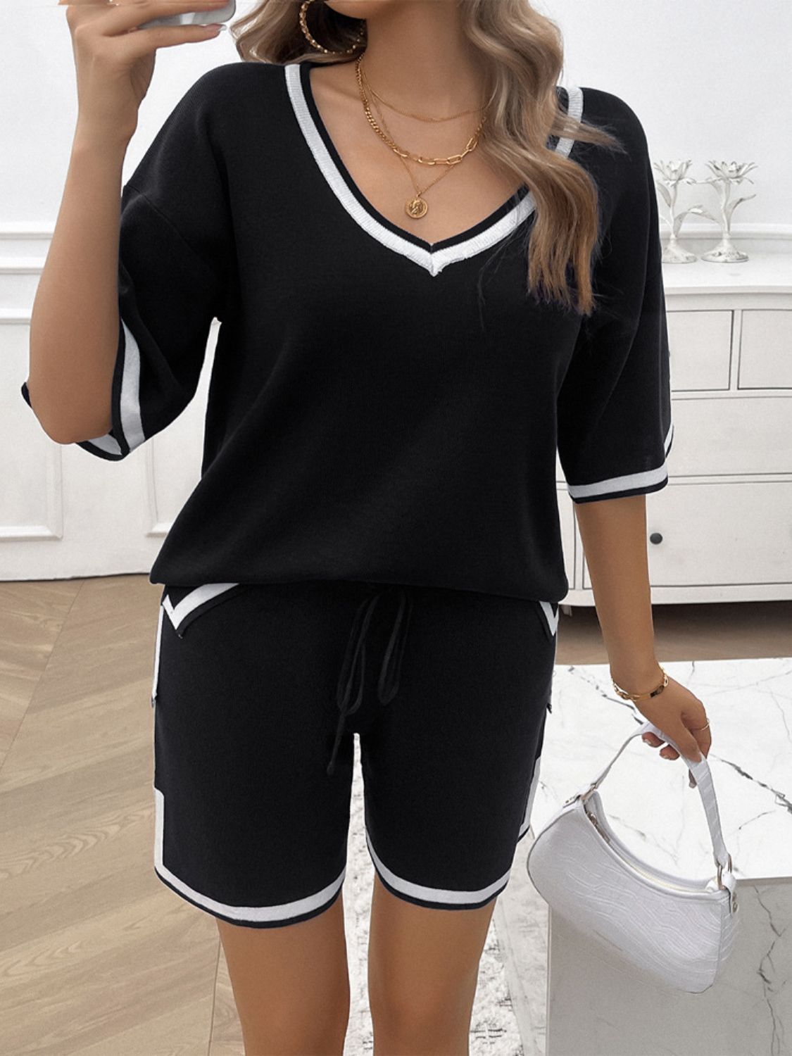 Contrast Trim V-Neck Top and Shorts Set - Black / S