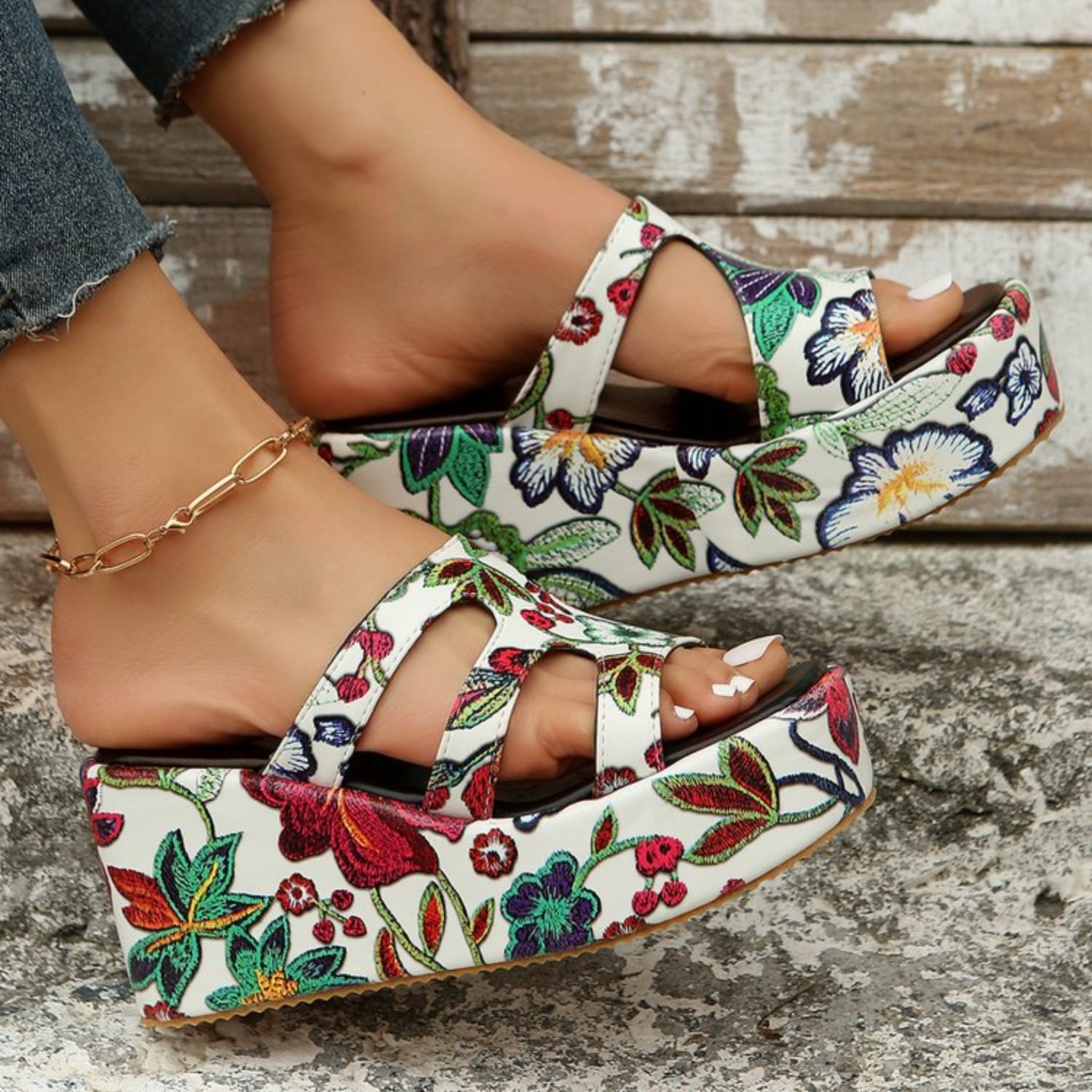 Cutout Floral Peep Toe Sandals - White / 35(US4)