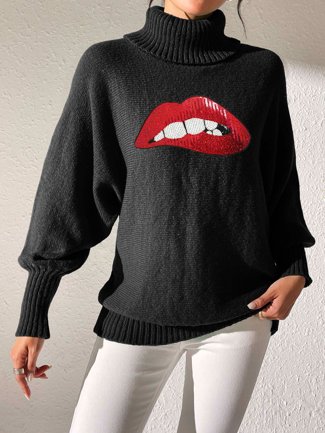 Lip Turtleneck Long Sleeve Sweater - Black / S