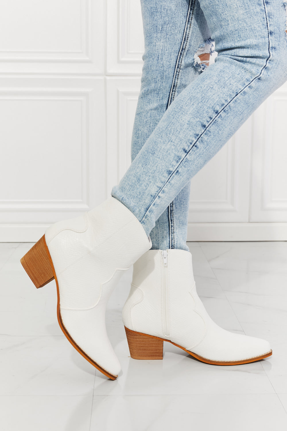 MMShoes Watertower Town Faux Leather Western Ankle Boots in White - White / 6