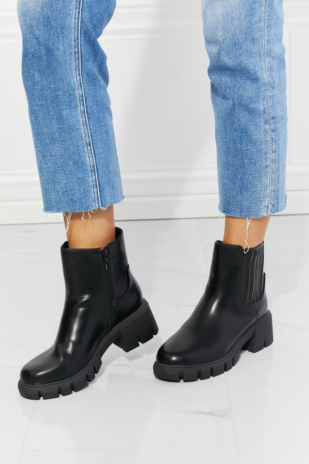 MMShoes What It Takes Lug Sole Chelsea Boots in Black - Black / 6