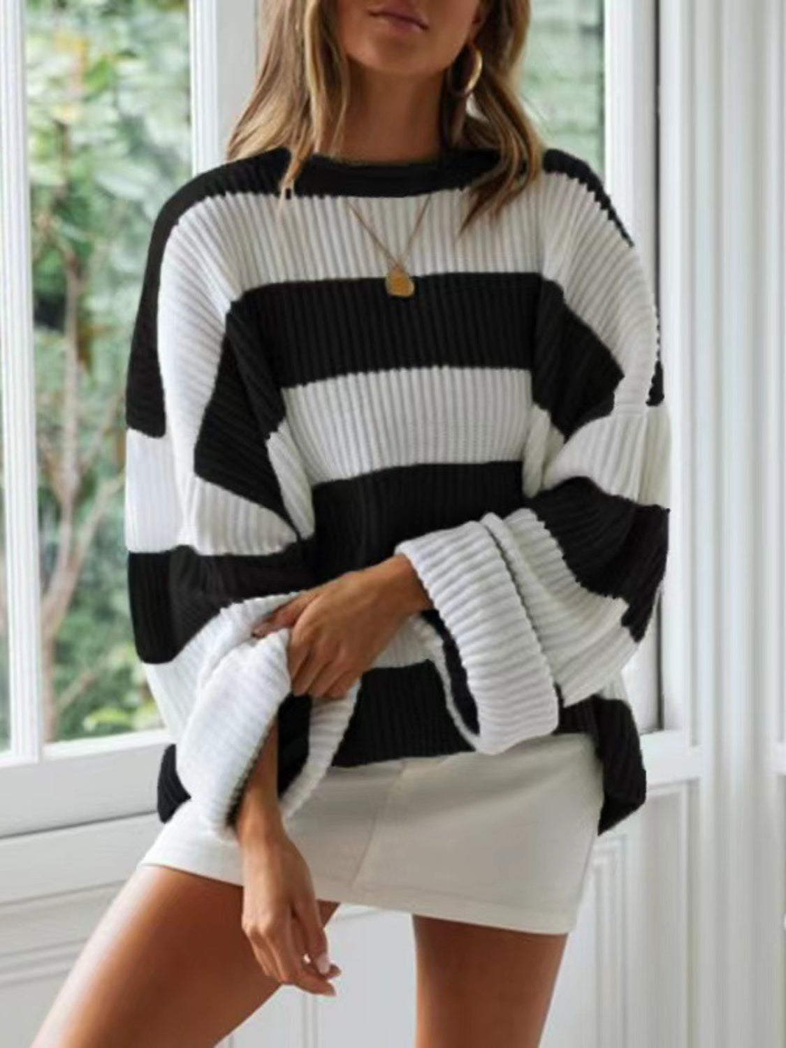Round Neck Long Sleeve Sweater - Black / S