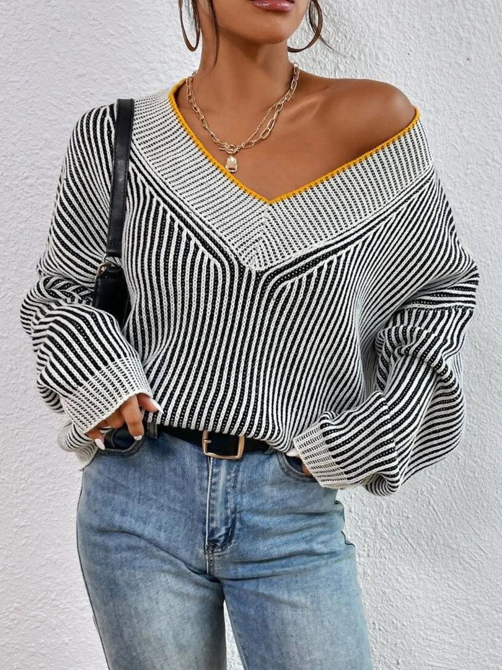 Striped V-Neck Long Sleeve Sweater - Black / One Size
