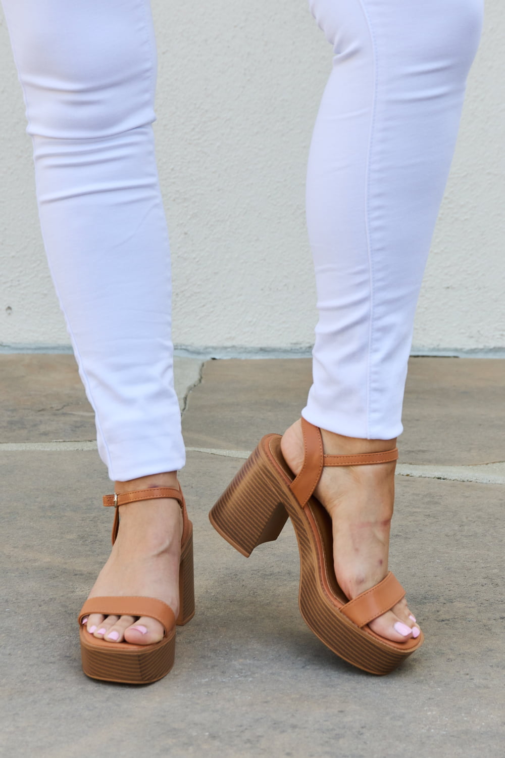 Weeboo Feel It Platform Heel Sandals - Cognac / 6.5